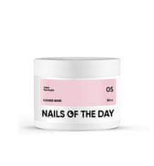 shumee NAILSOFTHEDAY Cover base NEW 05 - polprozorna hladna karamelna hibridna baza, 30 ml