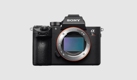 Sony ILCE7R M3 brezzrcalni digitalni fotoaparat