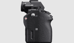 Sony ILCE7R M2 brezzrcalni digitalni fotoaparat
