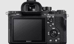Sony ILCE7R M2 brezzrcalni digitalni fotoaparat