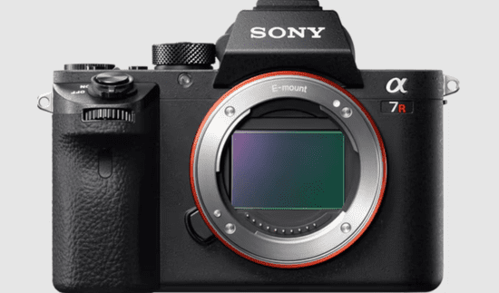 Sony ILCE7R M2 brezzrcalni digitalni fotoaparat