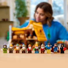LEGO Disney 43242 Sneguljčica in koča sedmih palčkov