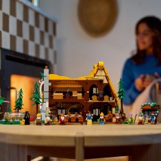 LEGO Disney 43242 Sneguljčica in koča sedmih palčkov