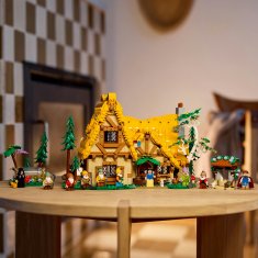 LEGO Disney 43242 Sneguljčica in koča sedmih palčkov
