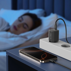 Tech-protect NCM33W polnilnik USB / USB-C 33W PD QC, črna