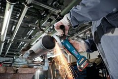 Bosch AKUMULATORSKI KOTNI BRUSILNIK 125MM GWS 18V-10P 0*AH