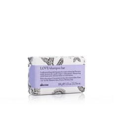Davines LOVE Shampoo Bar 100 g suhi šampon za neukrotljive in skodrane lase z izvlečkom oljk za moške