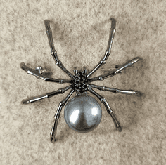 For Fun & Home Elegantna srebrna broška v obliki pajka s perlo, biserni zlitina, 5x4,5 cm
