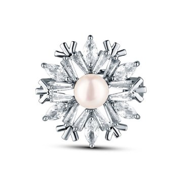 JwL Luxury Pearls Očarljiva broška v obliki snežinke z biseri JL0874