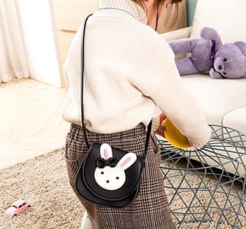 Camerazar Dekliška torbica z motivom zajčka in pentlje, črna, mehka ekološka usnja, 13x12 cm