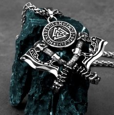 Camerazar Ogrlica z nordijskimi simboli, amulet sekire, srebrna barva, kirurška jeklo, 60 cm