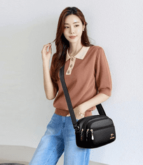 Camerazar Prostrana ženska torba iz trde ekokože z nastavljivim trakom in zlatim okovjem, 22x17x8 cm