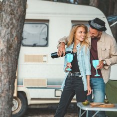 UNBRANDED Set 12 turkiznih plastičnih kozarcev za vino 