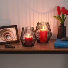 UNBRANDED <p>Polepšajte vzdušje svojega doma s to črno vazo za sveče, popolno za ustvarjanje prijetnega vzdušja. Njegova minimalistična zasnova mreže doda eleganten pridih vsakemu prostoru, zaradi česar je 