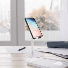 Teleskopsko namizno stojalo za telefone in tablične računalnike