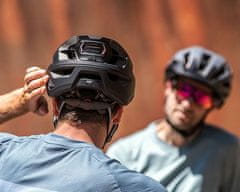 Sena M1 EVO Smart Helmet pametna kolesarska čelada, Mesh Intercom, Mat črna, M