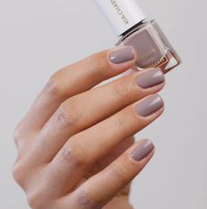 shumee KIA CHARLOTTA COURAGEOUS veganski lak za nohte (taupe)