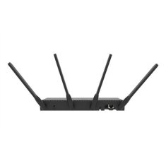 Mikrotik | RB4011iGS+5HacQ2HnD-IN | 802.11ac | 10/100/1000 Mbit/s | Vrata Ethernet LAN (RJ-45) 10 | Podpora za mesh Ne | MU-MiMO Da | Mobilni širokopasovni dostop Ne