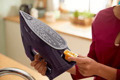 shumee Philips | DST7061/30 | Likalnik na paro | 3000 W | Prostornina rezervoarja za vodo 300 ml | Neprekinjena para 55 g/min | Izpust pare 250 g/min | Temno vijolična