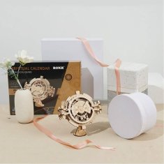 Robotime 3D Lesena mehanska sestavljanka Namizni koledar