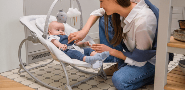  Momi Lapis otroški gugalnik, 3 položaji, nastavljive vibracije in glasba, temno siv