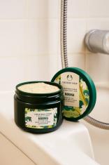 The Body Shop  Moringa piling za telo 240 ml