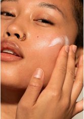 The Body Shop Krema za obraz z zaščito SPF 50 PA+++ Skin Defence 60 ml