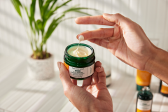 The Body Shop Intenzivno vlažilna krema za kožo Vitamin C 50 ml