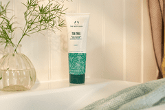 The Body Shop Piling za obraz iz čajevca 125 ml