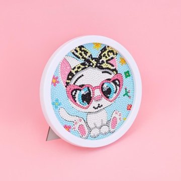 Diamantna slika z okvirjem - Risanka bela mačka 17 cm