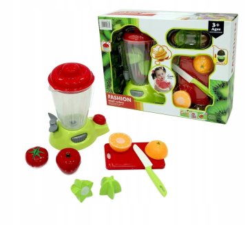 shumee Sadje v mešalniku za rezanje za otroke