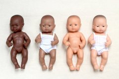 shumee Miniland punčka afriške deklice 32 cm + obleka