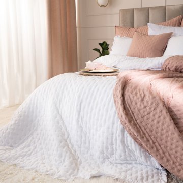 shumee WERONA Pregrinjalo za posteljo 220x240 cm belo z volančki - Eleganca in svežina v vaši spalnici