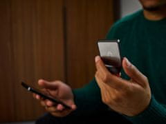 Trezor Safe 7, strojna denarnica za Bitcoin in druge kriptovalute, črna