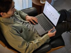 Trezor Safe 7, strojna denarnica za Bitcoin in druge kriptovalute, črna