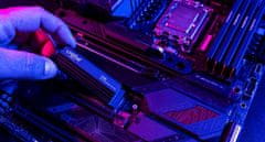 Crucial T705 SSD disk s hladilnikom, 4TB, PCIe Gen5, NVMe M.2