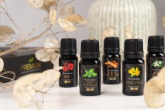 shumee Darilni set naravnih eteričnih olj z lesenim stojalom - Premium