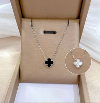 shumee Ogrlica s štiriperesno deteljico - srebrna barva