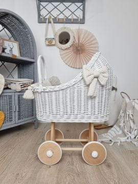 shumee Visok bel pleten voziček za punčke s posteljnino - lesen