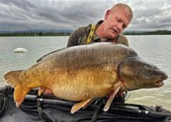 shumee Carp Food Boosted Hookers - kroglice za trnek 18 mm/300 g bananino kremo