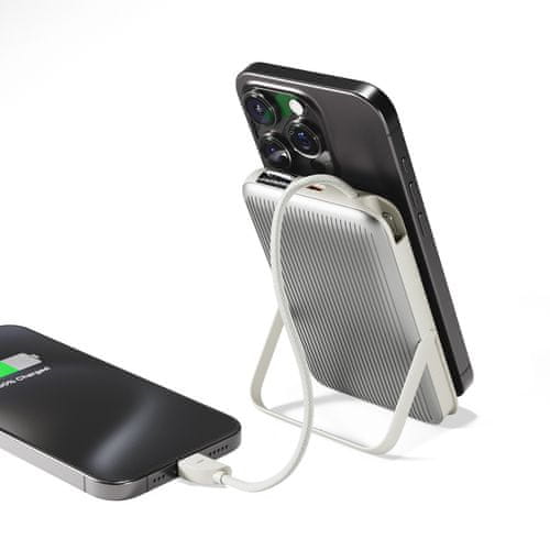 Polnjenje telefona in Apple Watch