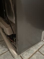 Beko RCSA300K40SN kombinirani hladilnik - estetske napake