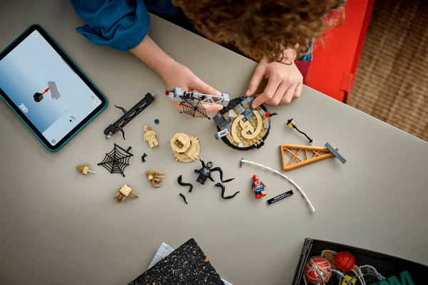 Podrobnosti Sandmana in Spider-Mana