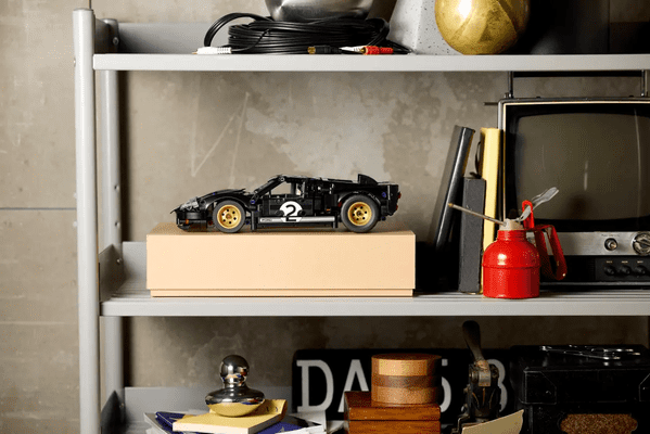 Razstavljen LEGO Ford GT40 MKII