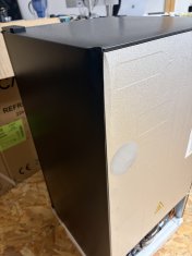 Candy CHASD4385EBC hladilnik, črn - estetske napake