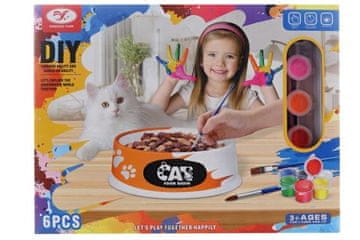 Slikanje posode za hrano za mačko