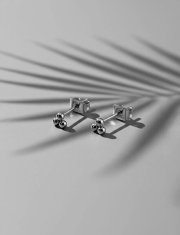 Vuch Irakli Srebrni minimalistični jekleni uhani