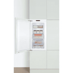 Amica vgradni zamrzovalnik EGS16183