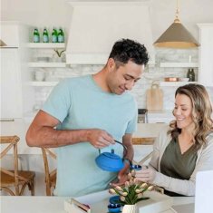 shumee VRČ IZ LITOŽELEZA MODREGA 900 ml S FILTERJEM IN SKODELICAMI, DARILO