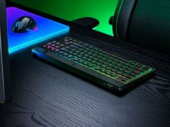 Razer BlackWidow V4 gaming tipkovnica, Low-profile, rumena stikala, US SLO g. (RZ03-05450100-R3M1)